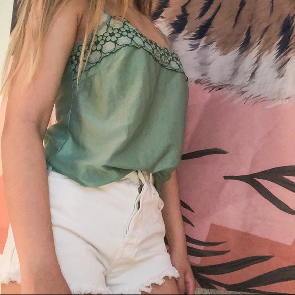 green floral lace slip top 🤍 - Picture 3 of 4